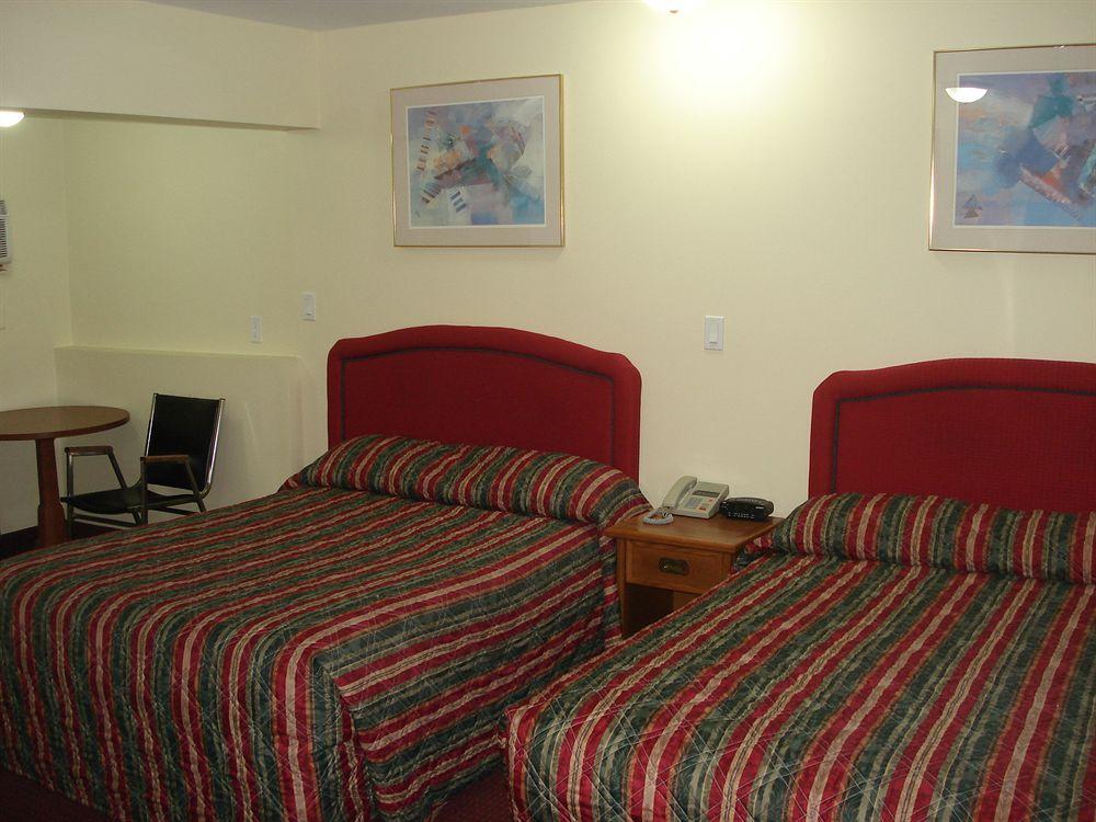 Lincoln Motel Sturgeon Falls Ngoại thất bức ảnh