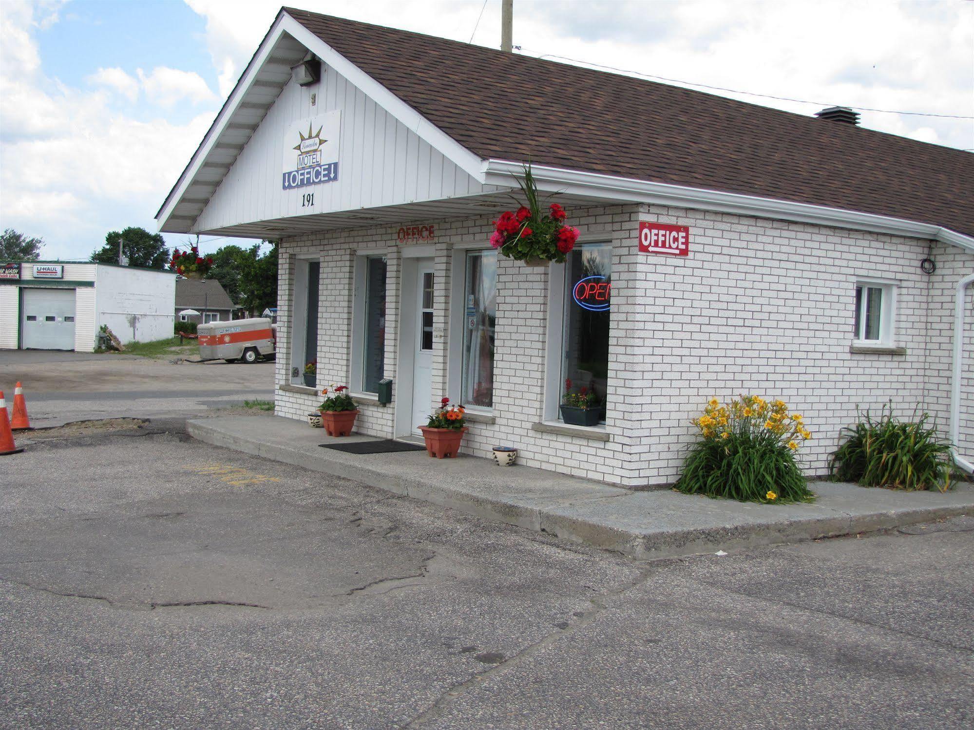 Lincoln Motel Sturgeon Falls Ngoại thất bức ảnh