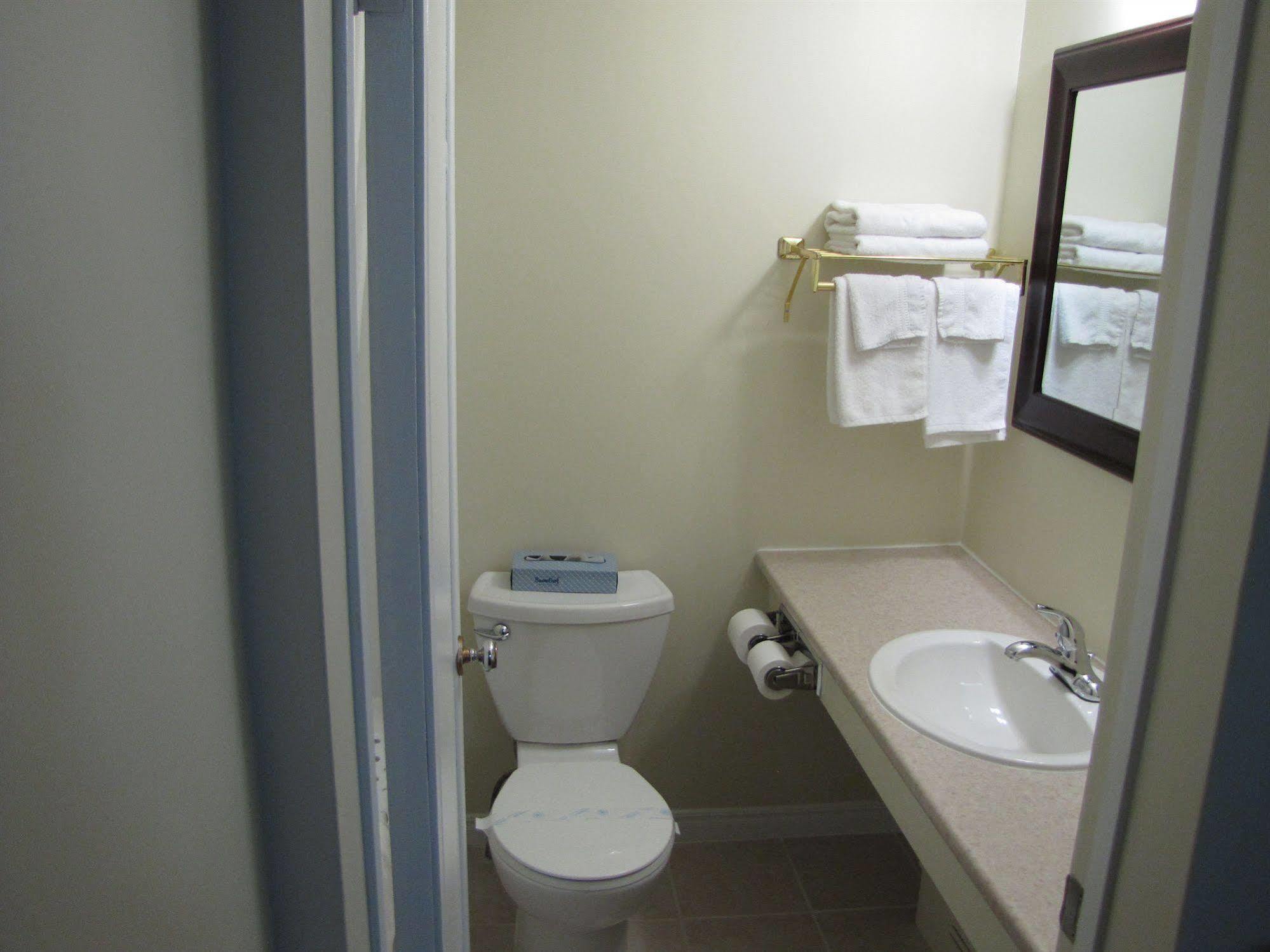 Lincoln Motel Sturgeon Falls Ngoại thất bức ảnh