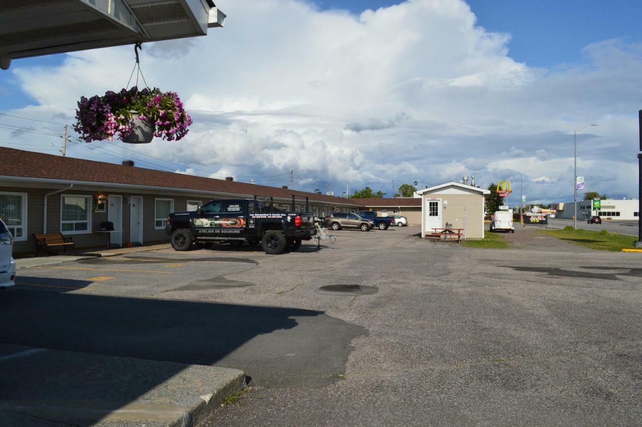 Lincoln Motel Sturgeon Falls Ngoại thất bức ảnh